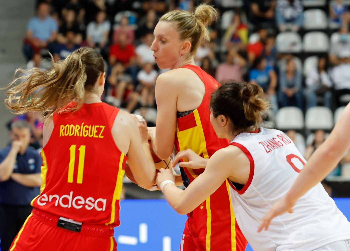 La seleccción femenina de básquet reina en Vigo