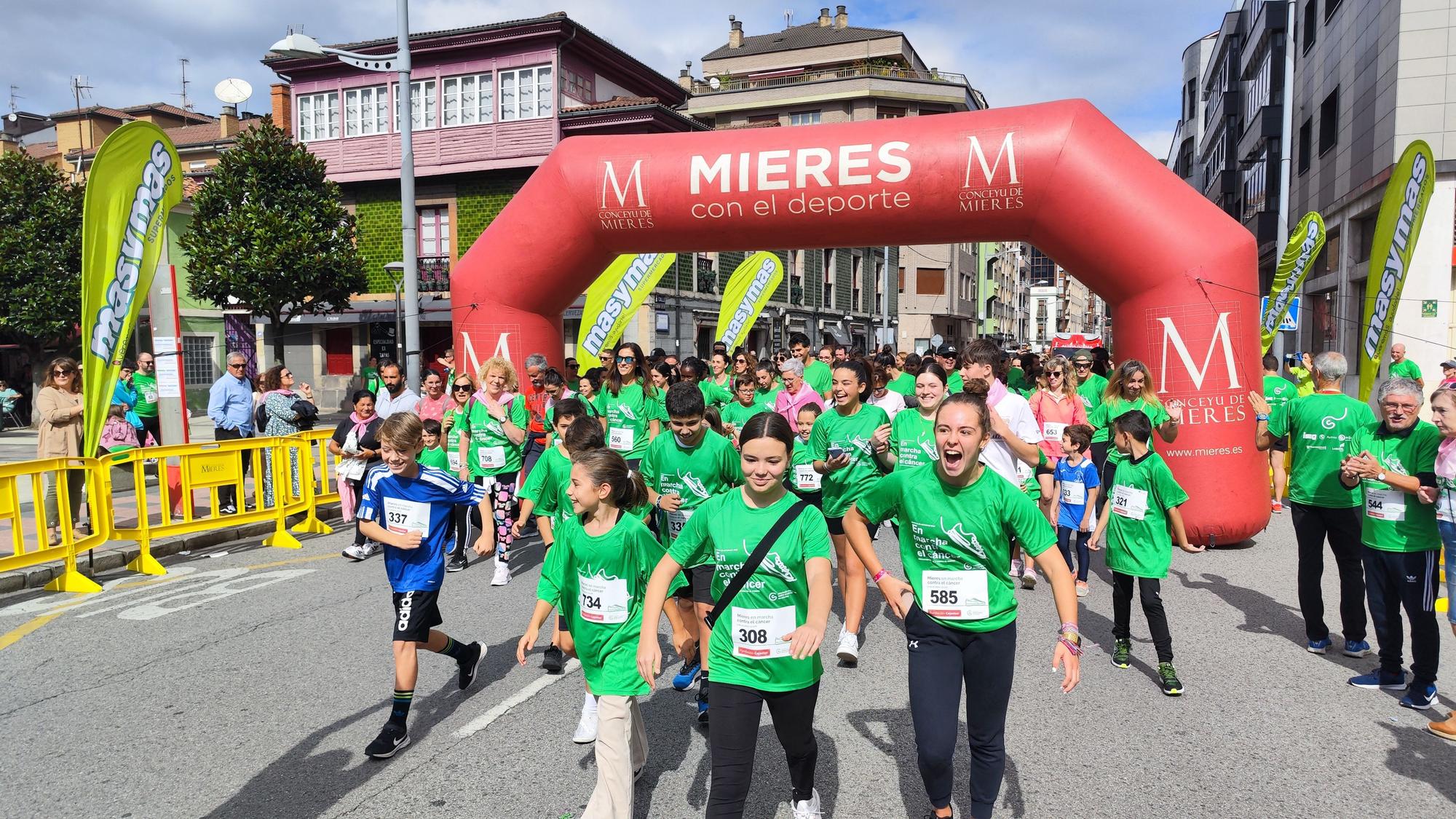 La carrera contra el cáncer de Mieres, en imágenes.