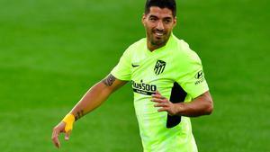 Luis Suárez durante el partido del Atlético en Huesca.