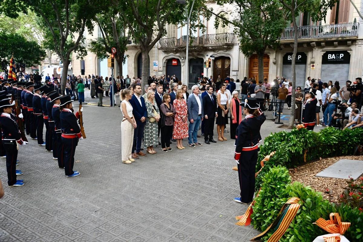 Diada de Catalunya: Ofrenda floral en el monumento a Rafael Casanova