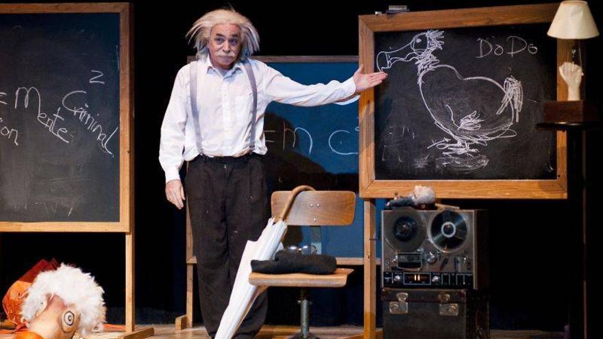 Ricardo Joven se pone en la piel de un Einstein torturado