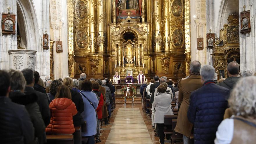 EN IMÁGENES: Así fue el emotivo adiós a Chema Feito, el profesor que llevó por bandera &quot;el espíritu dominico&quot;