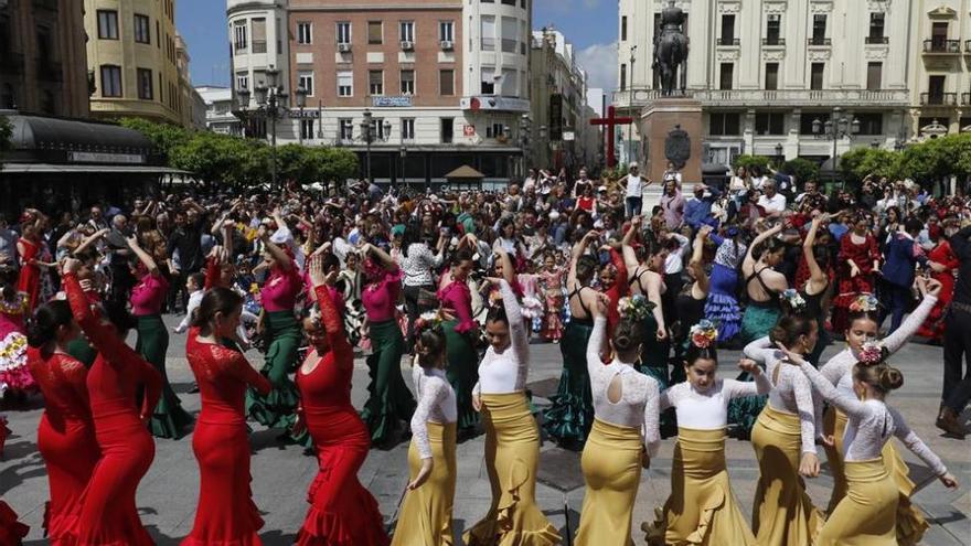 Las academias de baile toman las Tendillas