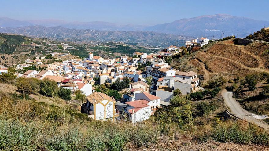 Iznate prepara las Fiestas de San Antonio surgidas en la década de los 70