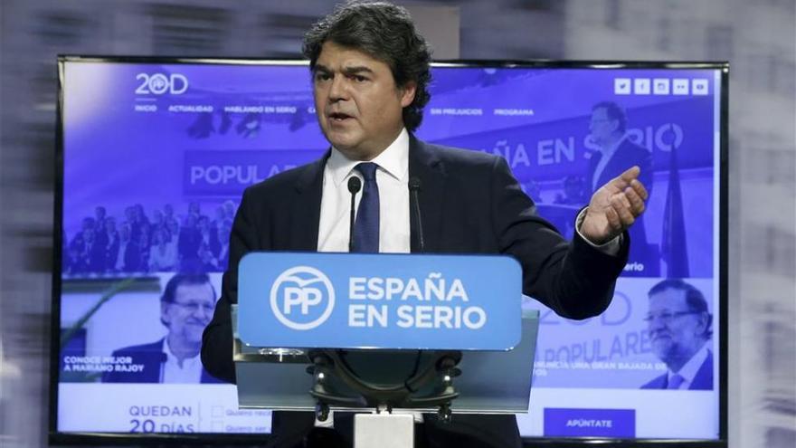 El PP se lanza a por el voto de C&#039;s y califica de &quot;postureo&quot; que Rivera confronte con Podemos