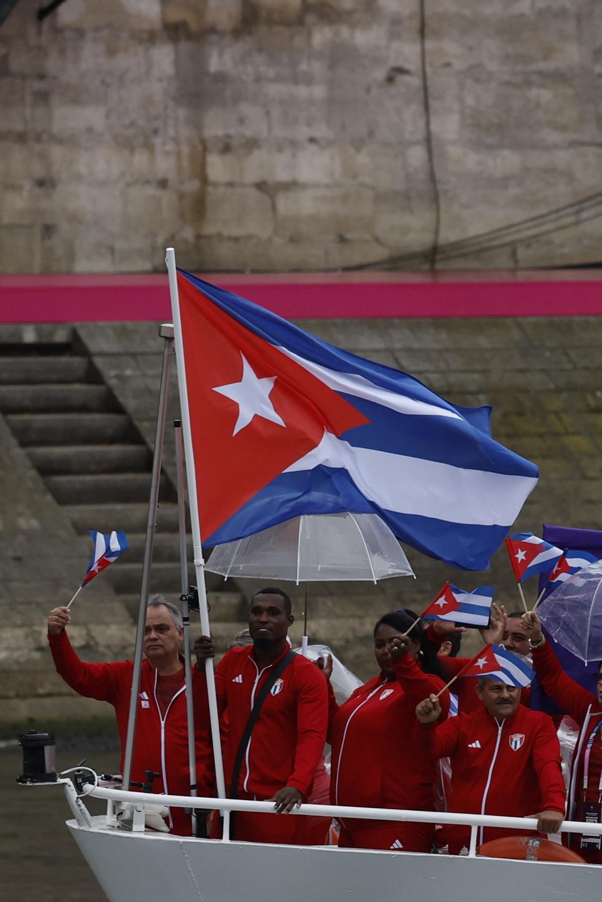 La delegación cubana en la ceremonia de inauguración de los Juegos Olímpicos de París 2024