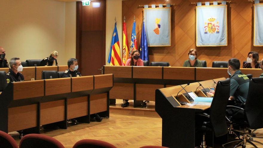 La Junta Local de Seguridad ha estado presidida por la alcaldesa y regidora de Seguridad, Maria Josep Safont, y la subdelegada del Gobierno en Castellón, Soledad Ten.