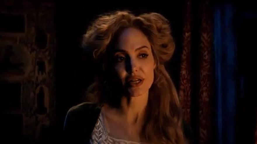 Angelina Jolie lidera una cartelera con terror, fantasía y amor