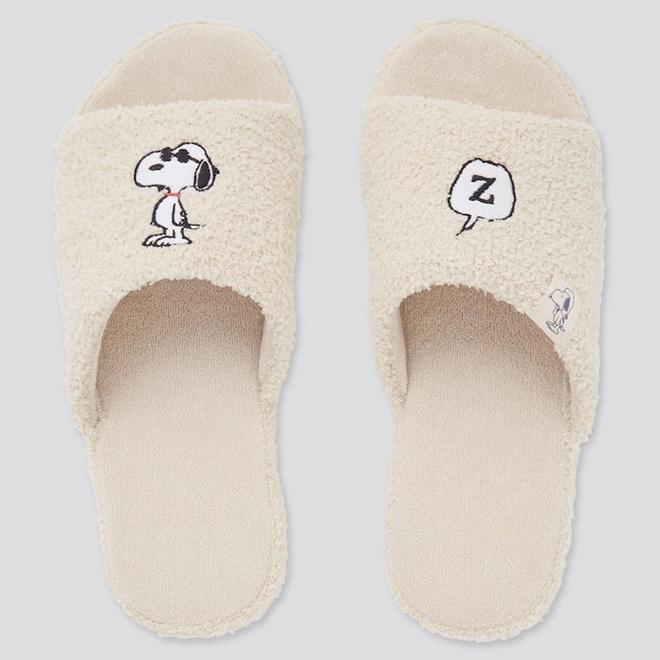 Zapatillas de estar por casa de Snoopy de Uniqlo