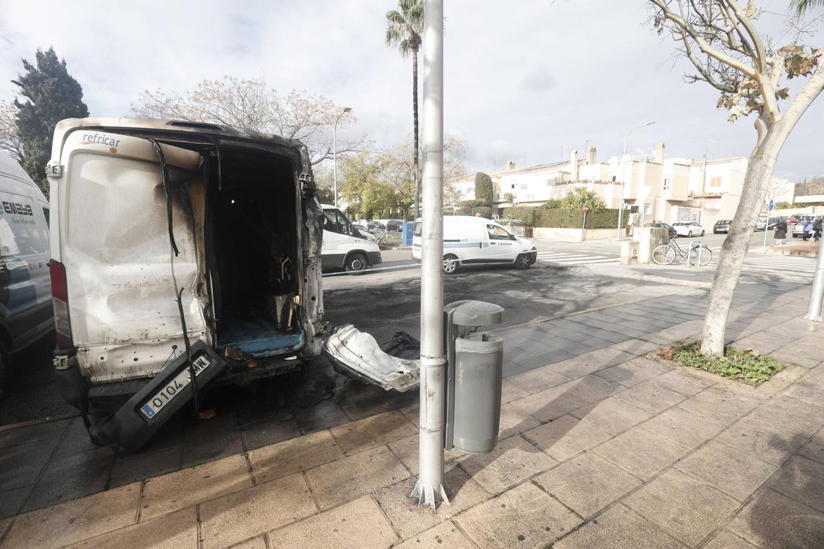 INCENDIO DE CONTENEDORES EN LA VILETA.