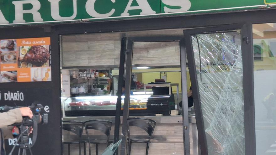Así quedó la cafetería Arucas tras el intento de robo con alunizaje