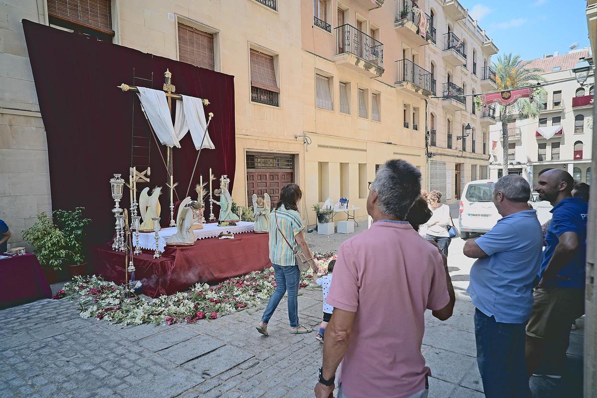 El fervor se instala en las calles de Elche por el Corpus Christi
