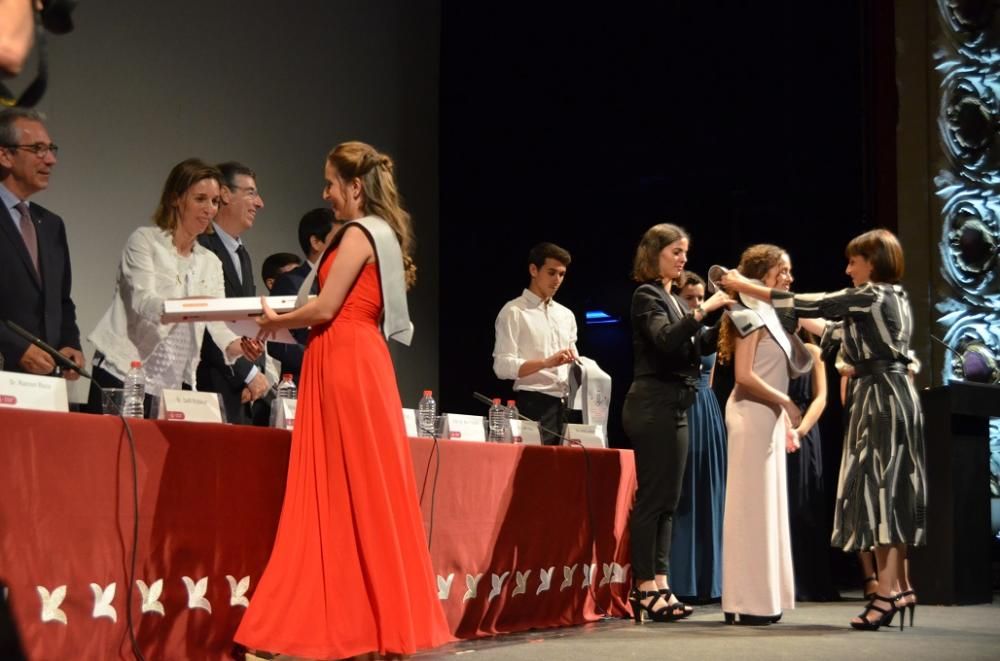 Acte de graduació dels primers infermers de la UdL a Igualada