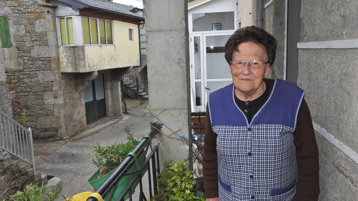 Rosa Asenjo, natural de O Pereiro (A Mezquita), la parroquia gallega con más fuegos en un lustro, 78.