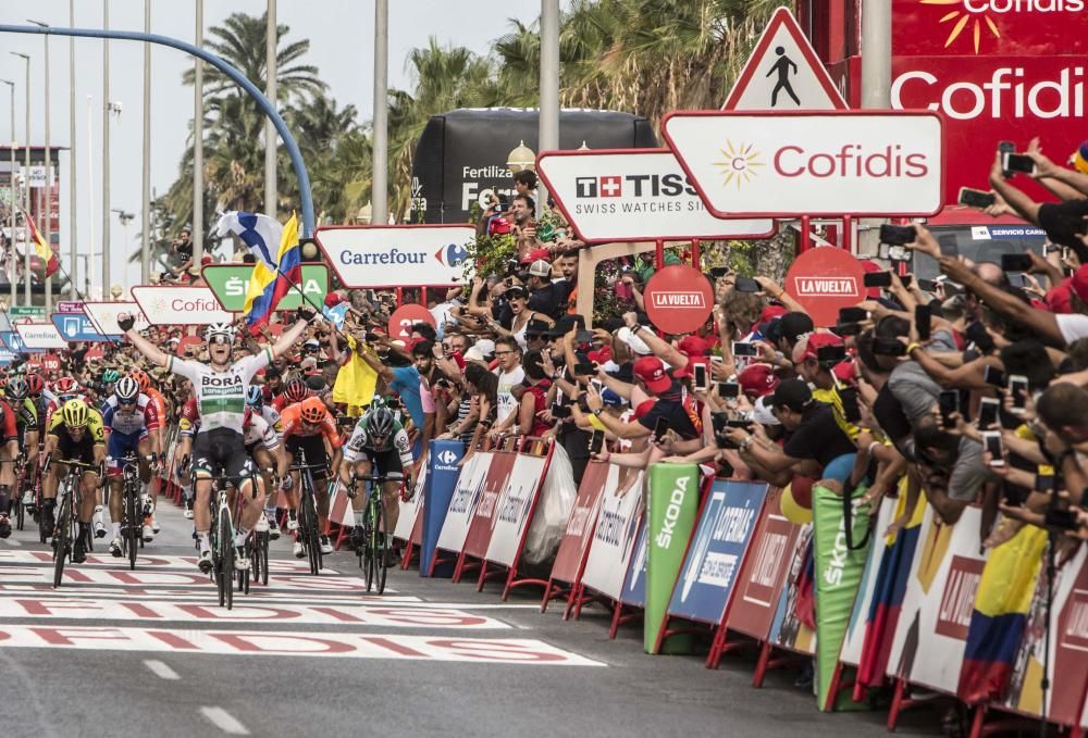 Llegada a Alicante de la tercera etapa de la Vuelta