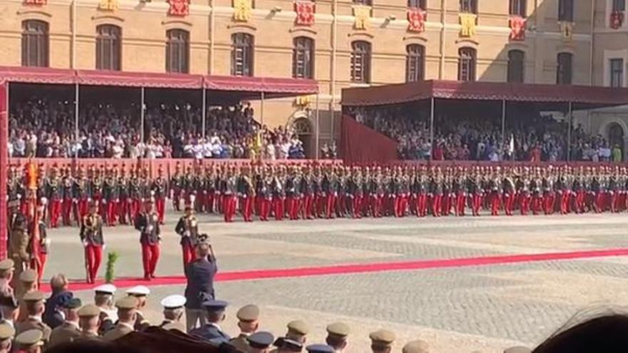 La princesa Leonor ya ha jurado bandera