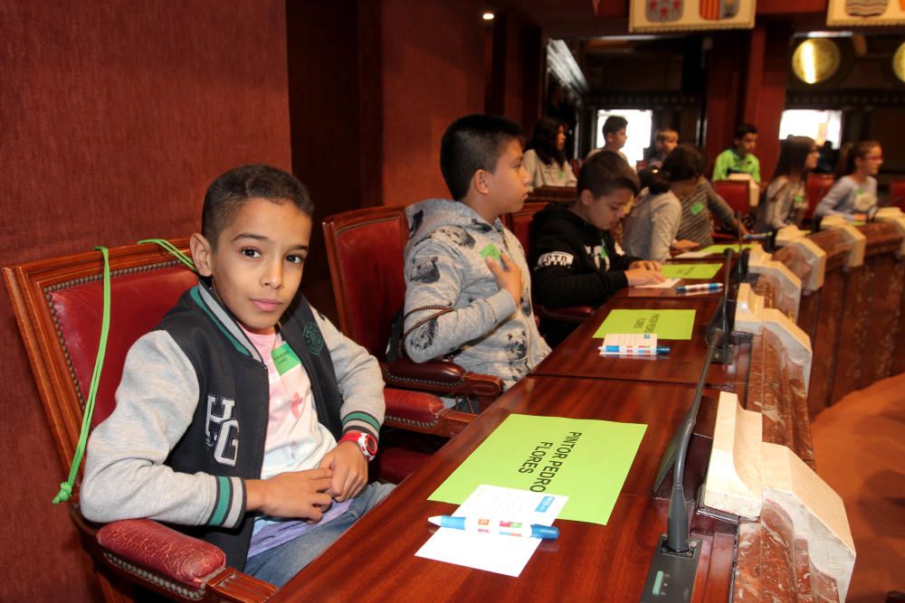 Pleno infantil en la Asamblea Regional