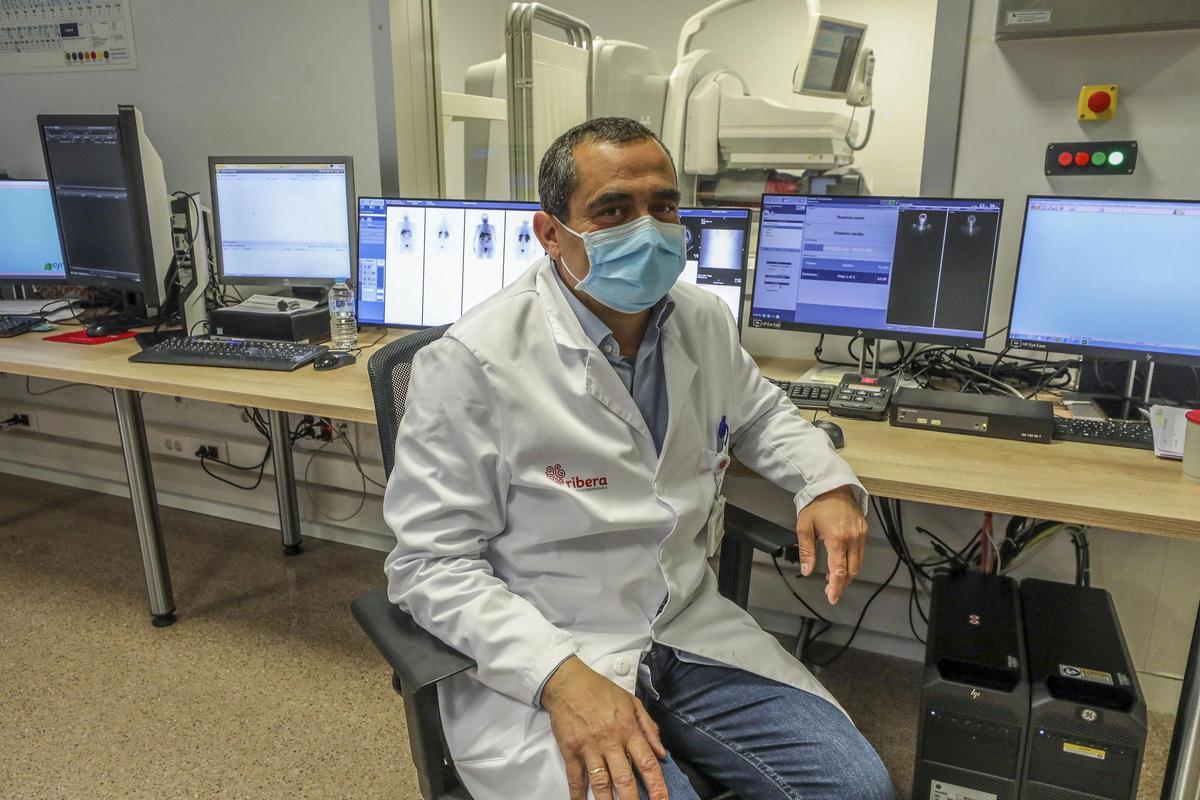 Pedro González, jefe del servicio de Medicina Nuclear del Hospital del Vinalopó.