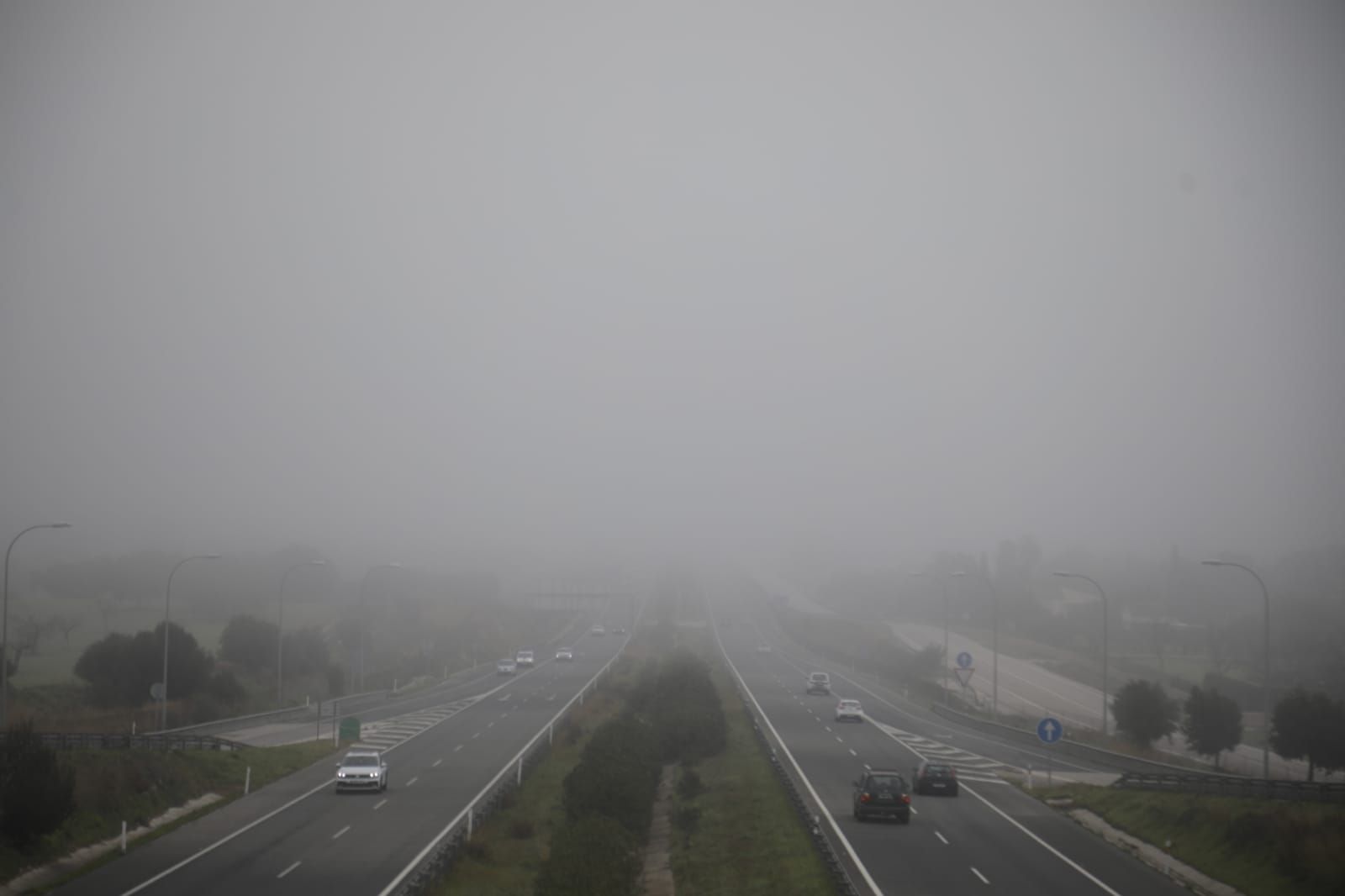 Mallorca amanece cubierta de niebla