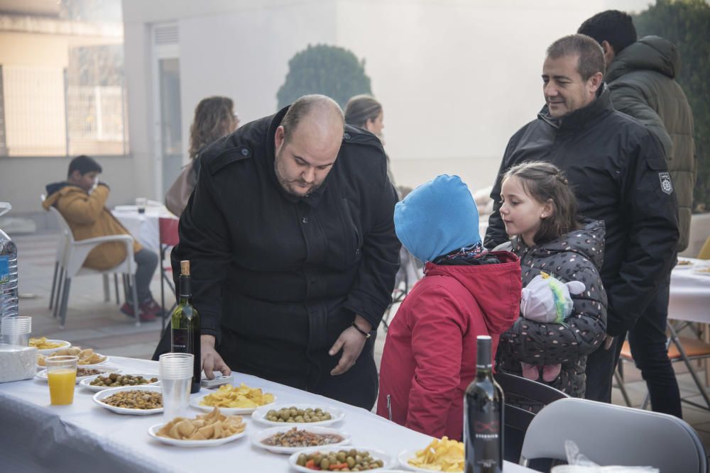 Dinar de celebració ahir al migdia a l’espai comunitari