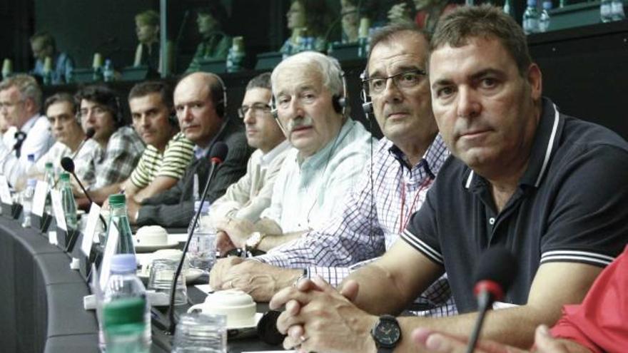 Los representantes sindicales, en la reunión del Grupo Socialista y Demócrata en el Parlamento europeo.