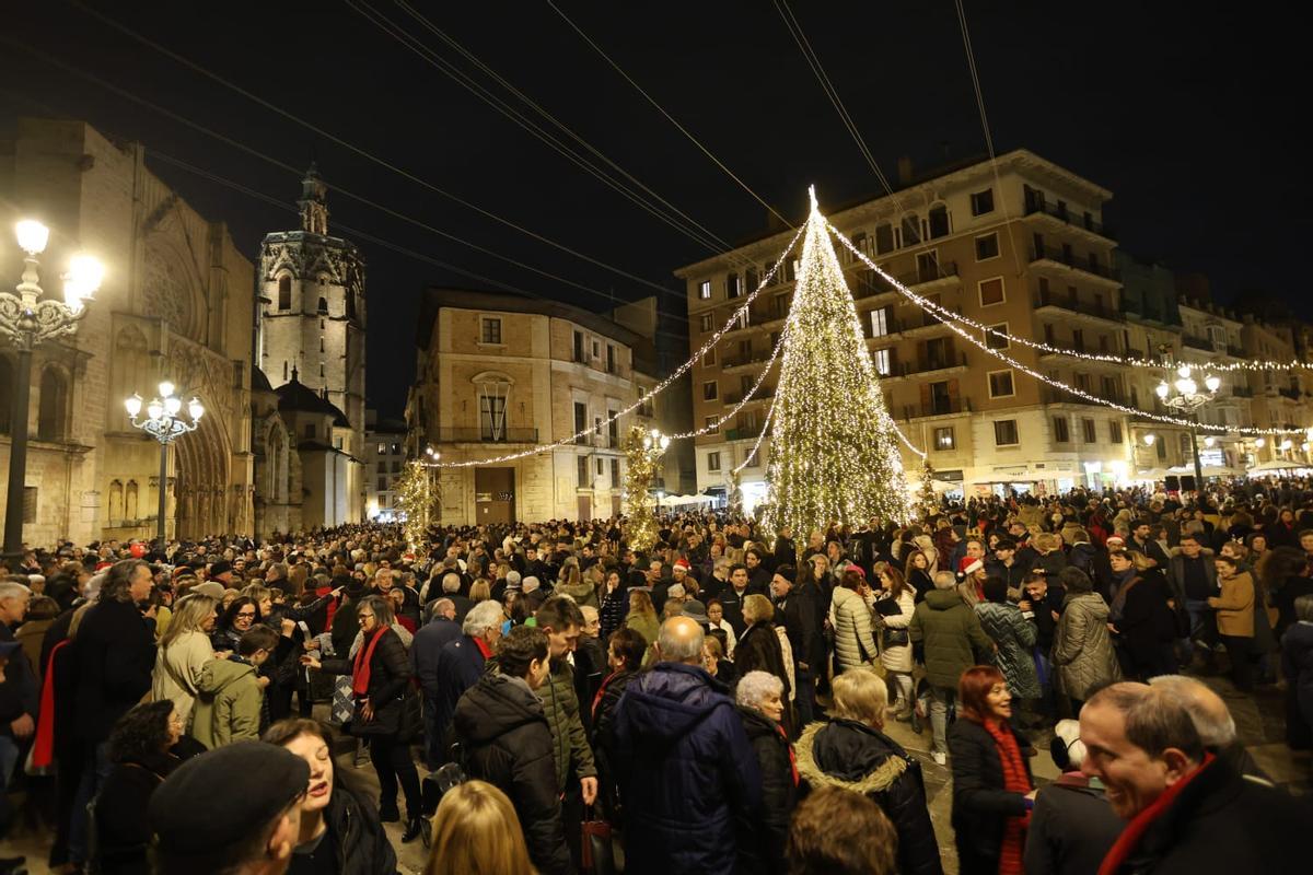 Llenazo en Valencia antes del primer fin de semana de Navidad
