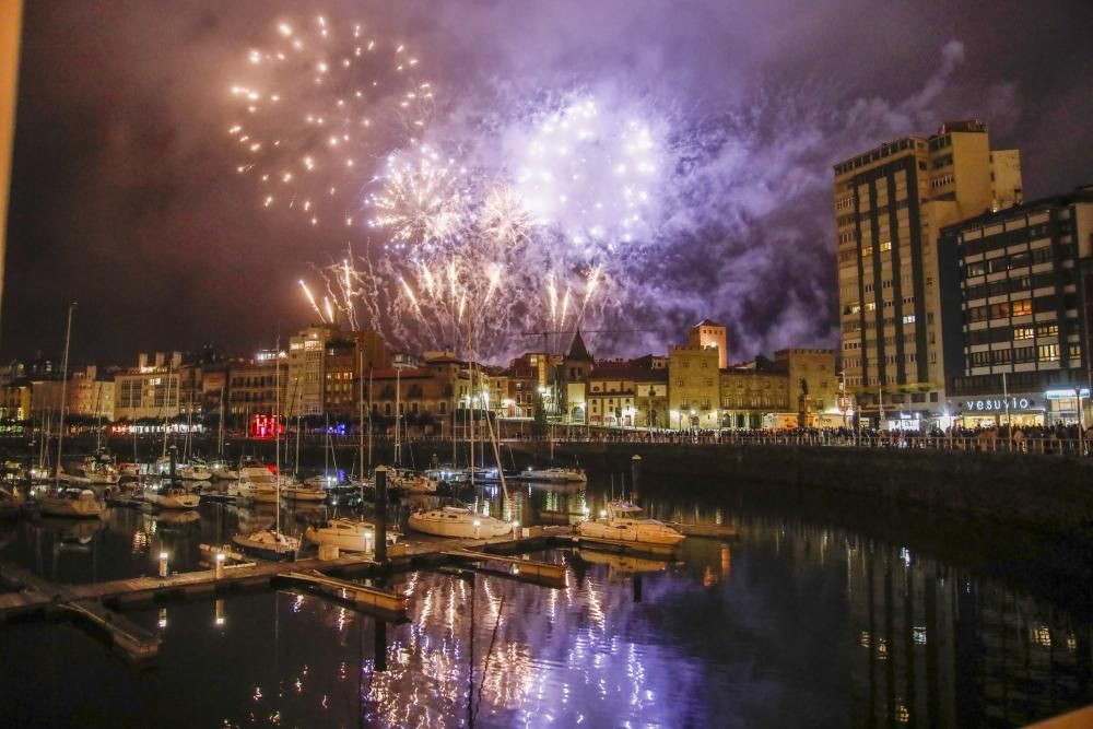 Noche De Fuegos En Gijón La Nueva España