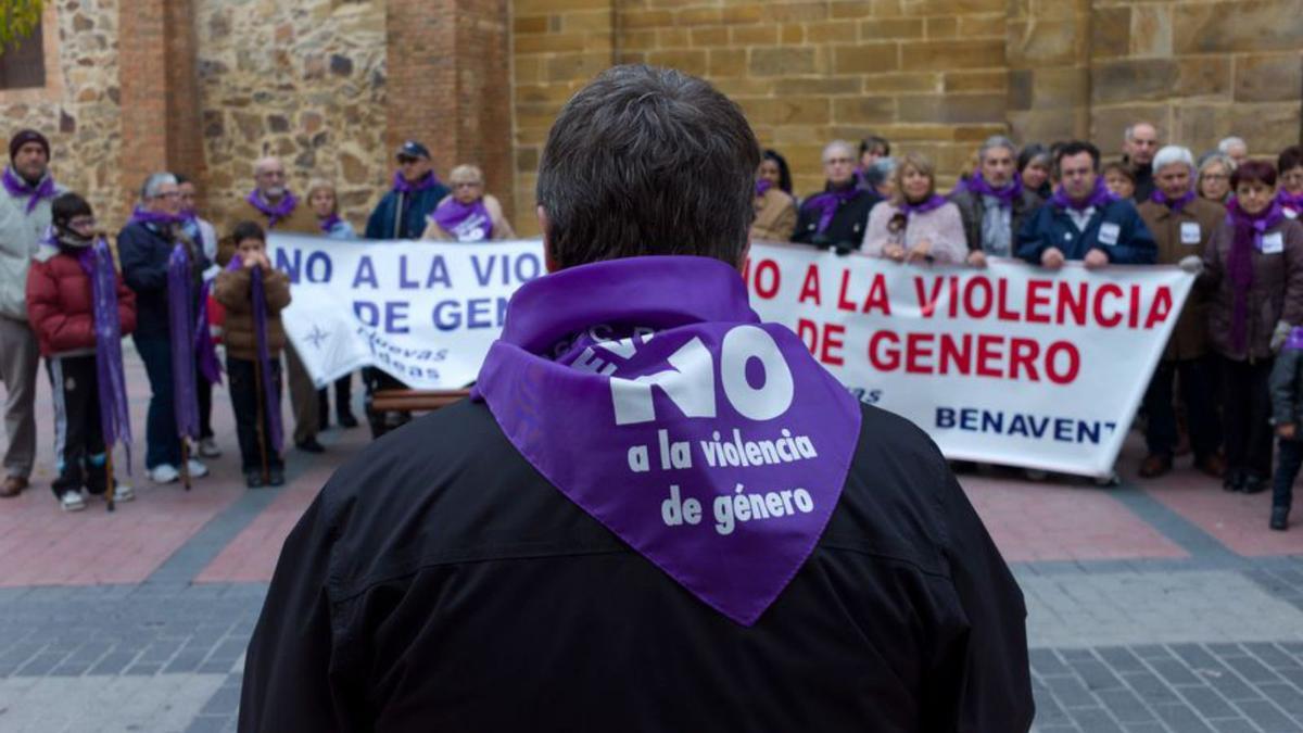 Manifestación en Benavente contra la violencia de género, en una foto de archivo. | L. O. Z.