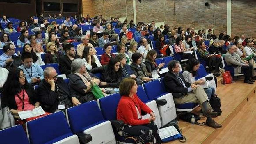 Asistentes a la primera jornada del congreso. // Duvi