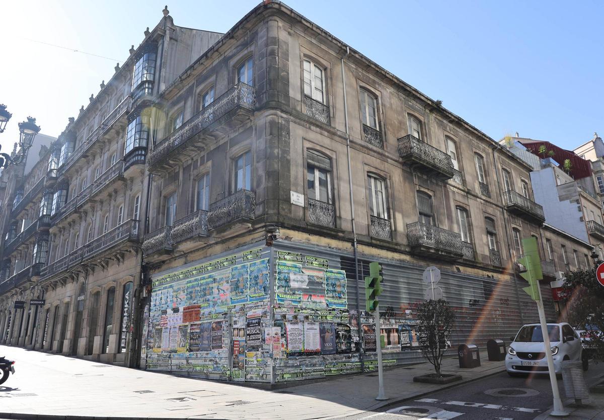 Edificio en venta (excepto el bajo) en la esquina de Urzáiz con Magallanes.
