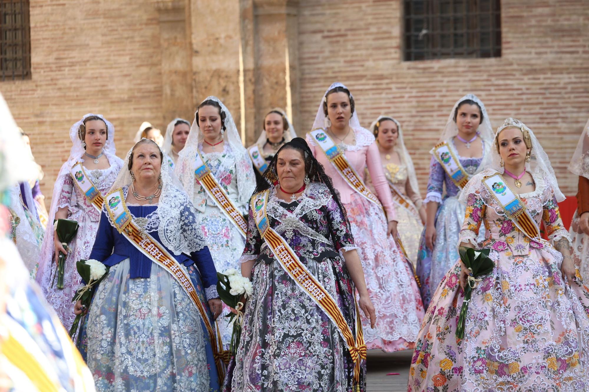 Búscate en el primer de la Ofrenda en la calle de la Paz hasta las 17 horas