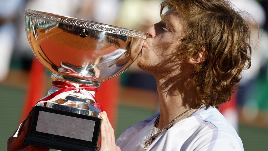 Rublev remonta ante Rune para levantar el Masters 1.000 de Montecarlo