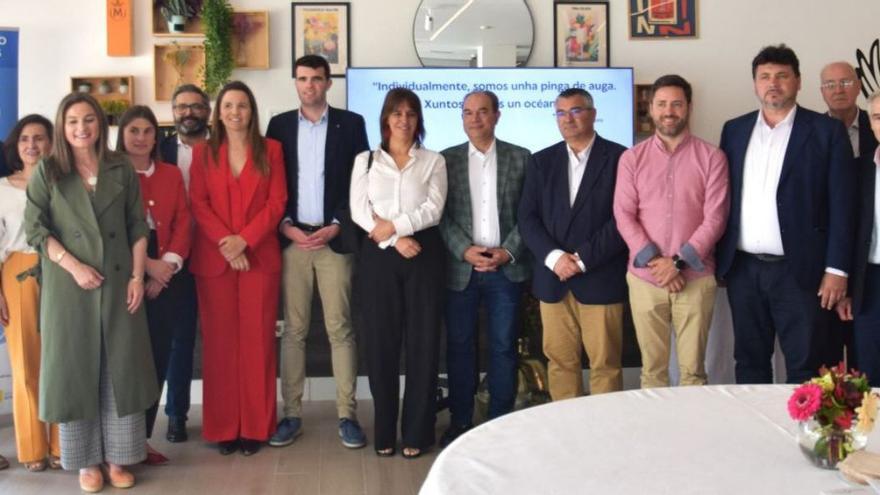Alcaldes de O Salnés recibieron a sus homólogos para explicar su modelo mancomunado. | FdV