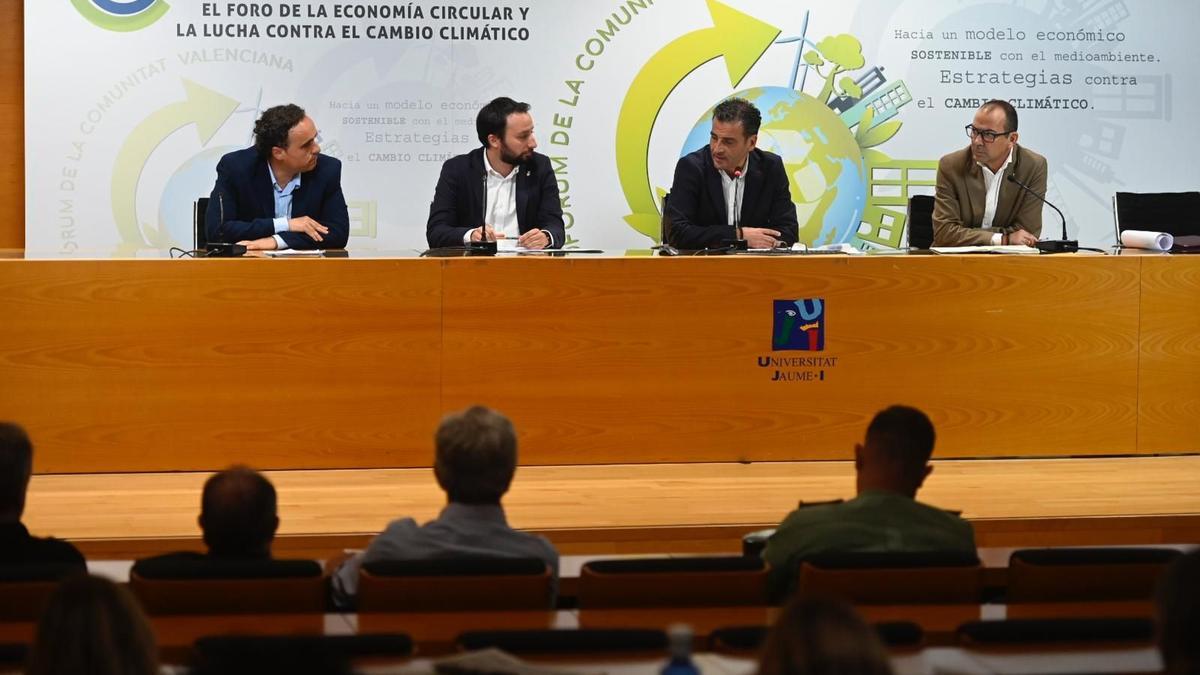José María Andrés, Sergio Toledo, Alfred Costa y Xus Madrigal, en la mesa de debate.