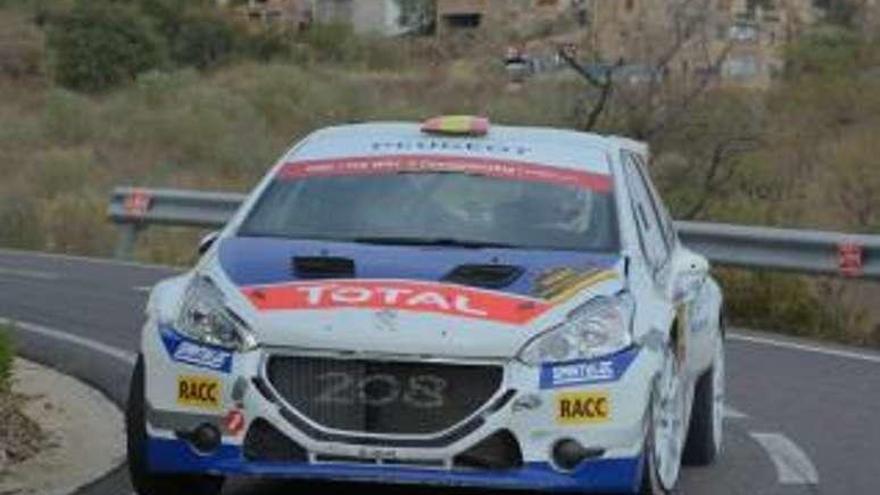 Suárez &quot;Cohete&quot;, al volante del 208 T16 R5.