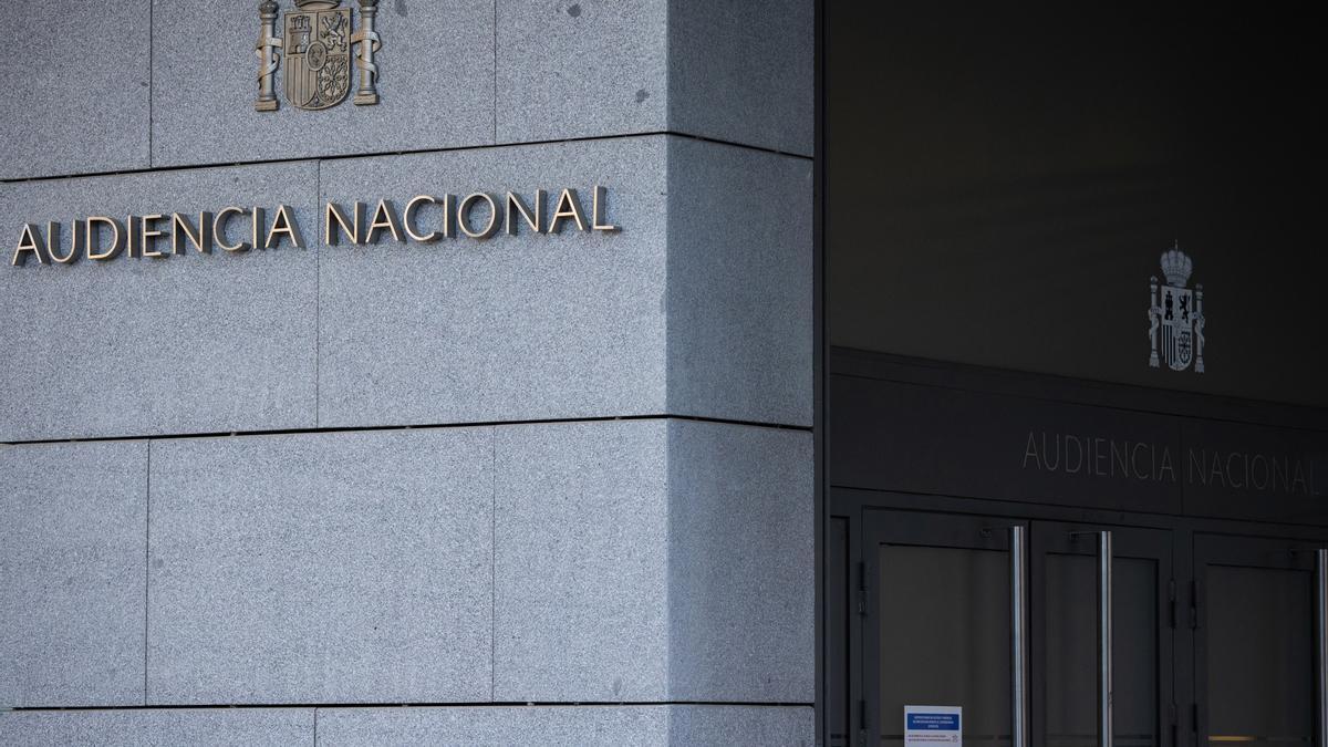 Entrada a la Audiencia Nacional.