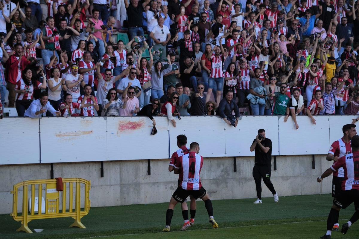 El Zamora CF celebra el gol de Mancebo frente al San Sebastián de los Reyes
