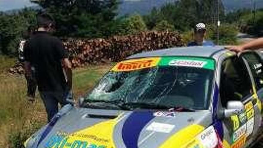Un hombre fallece atropellado por un coche que disputaba del rally Sur do Condado en As Neves