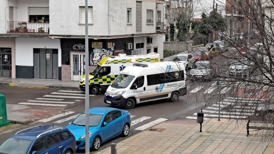 Un conductor de patinete eléctrico resulta herido en Badajoz al colisionar con un coche