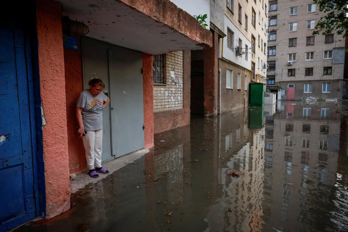 Evacuaciones en Jersón tras la destrucción de la presa de Nueva Kajovka