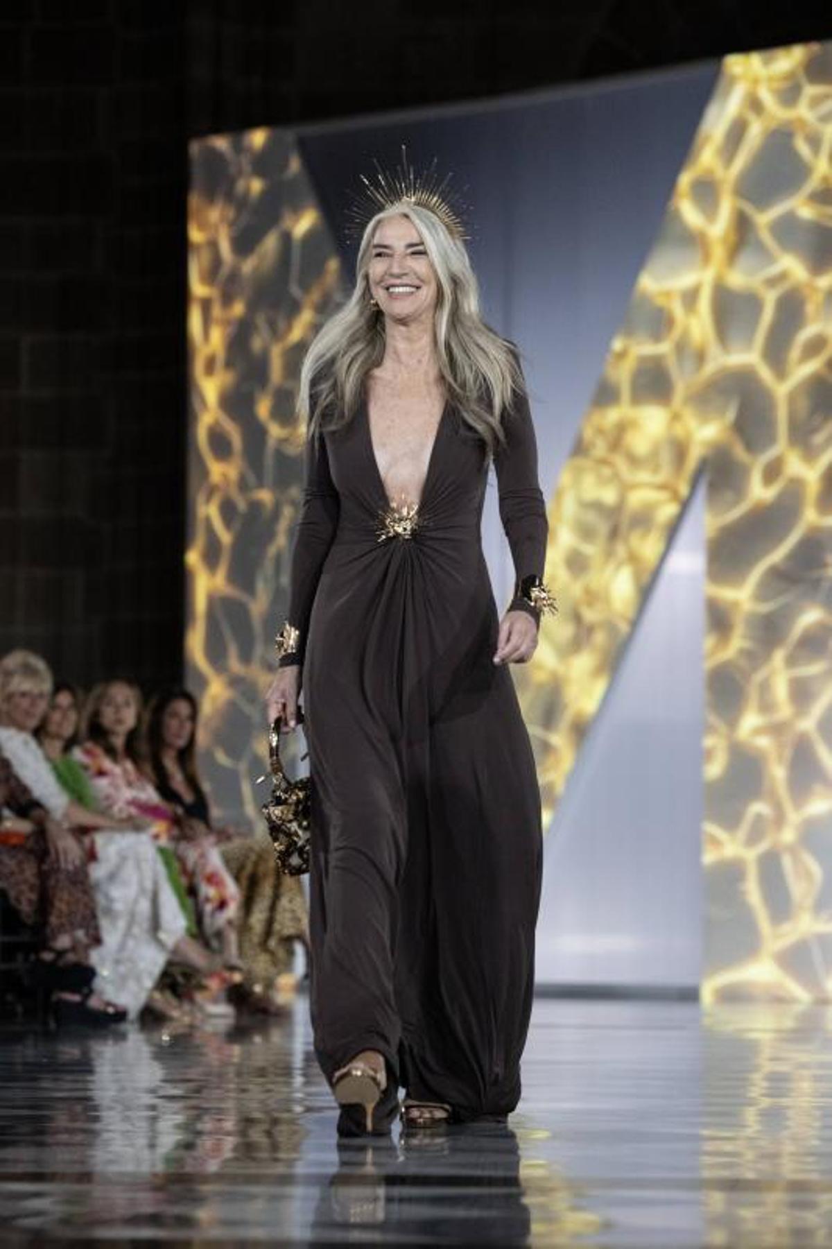 Desfile de los 45 años de Lola Casadamunt activa en la moda Desfile de los 45 años de Lola Casadamunt activa en la moda