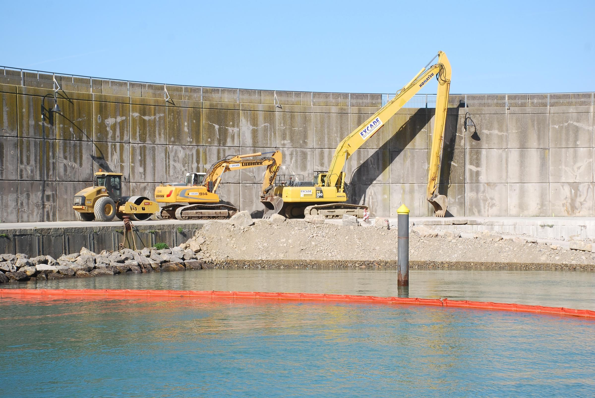Obras en el puerto de Lastres