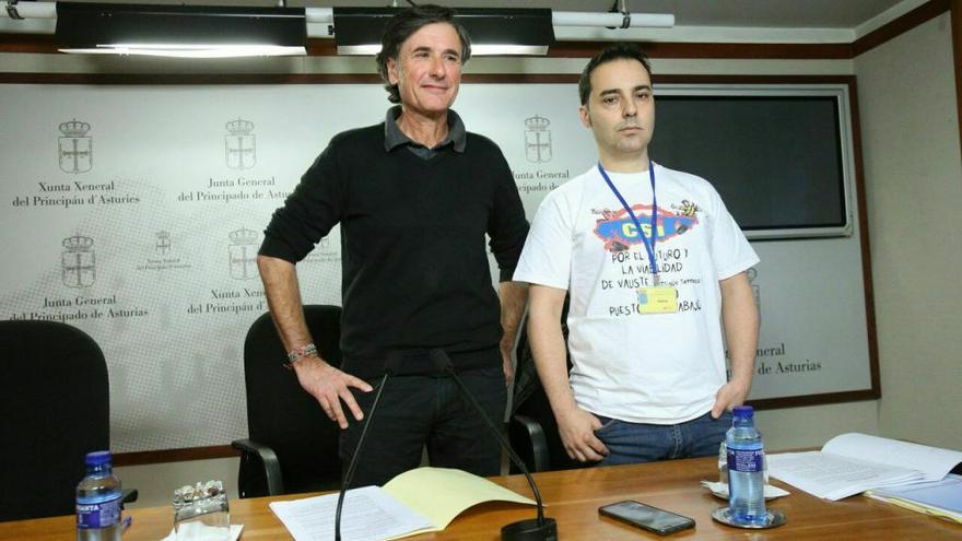 Por la izquierda, Enrique López e Ignacio Fuster, esta mañana en la Junta General del Principado.