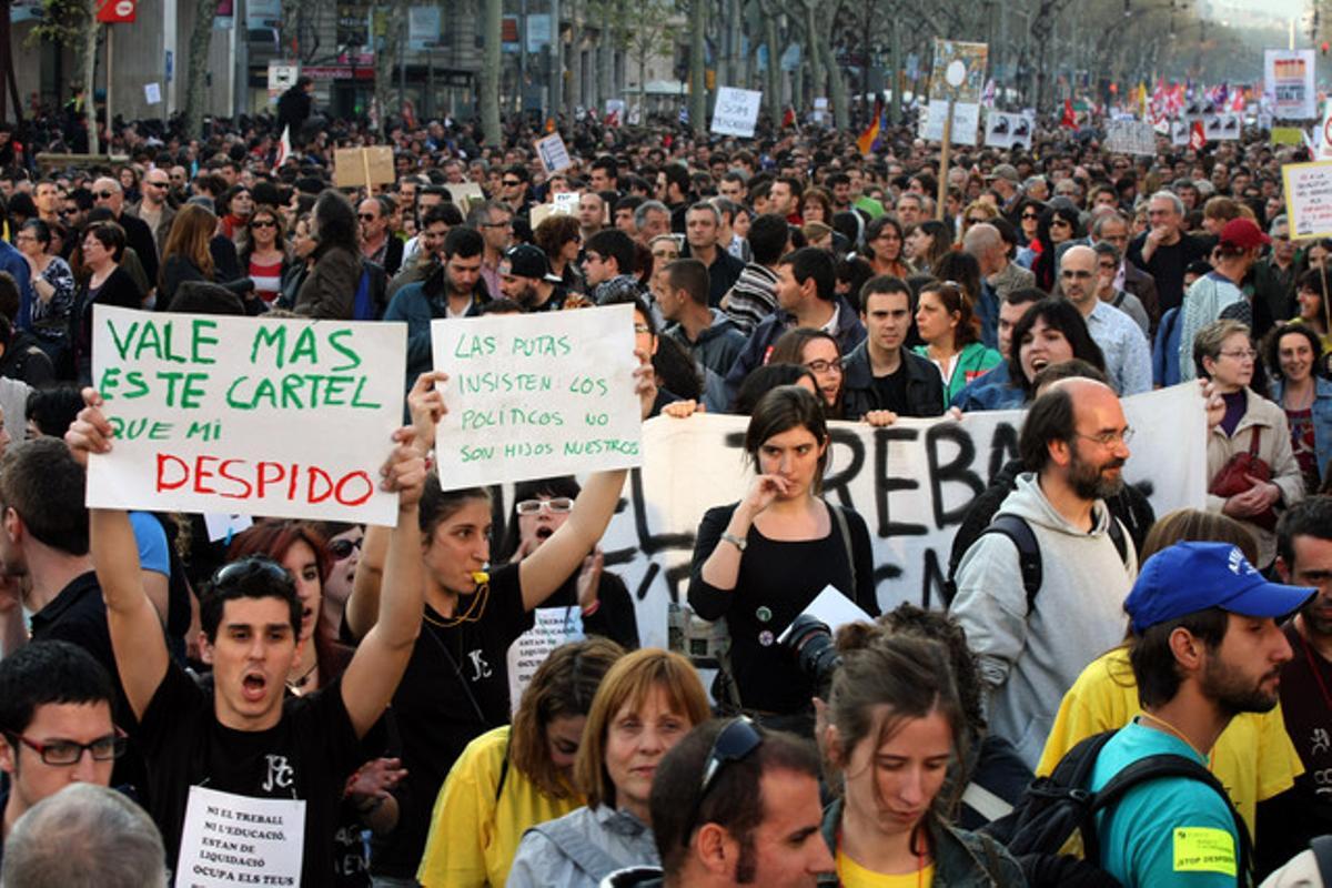 Manifestación durante la huelga general del 29M en el Paseo de Gracia.