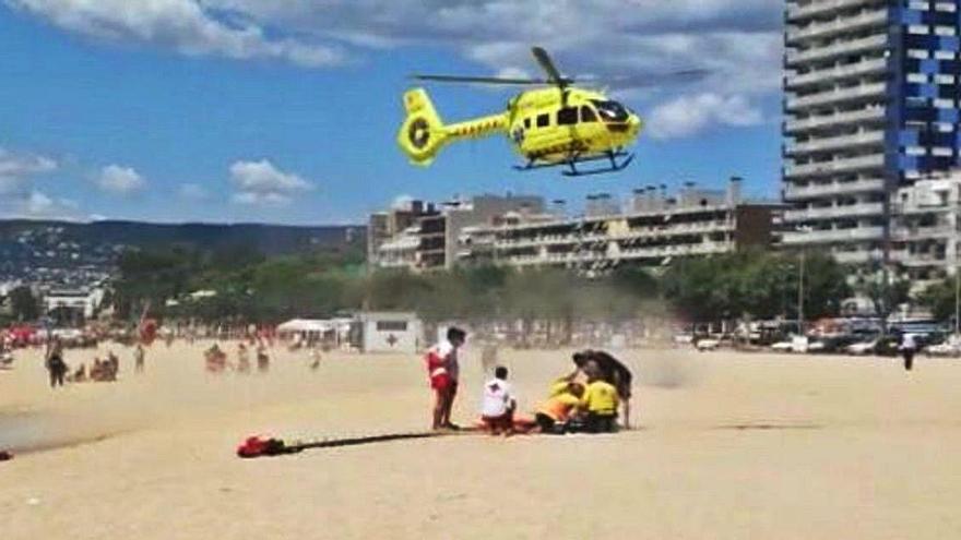 L&#039;helicòpter medicalitzat va aterrar a la platja gran