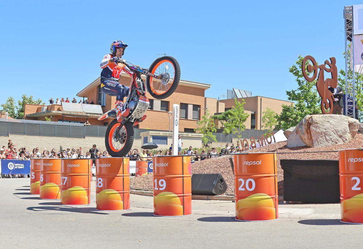 Totes les fotos de Toni Bou establint un nou Rècord Guinness a la seva rotonda de Piera