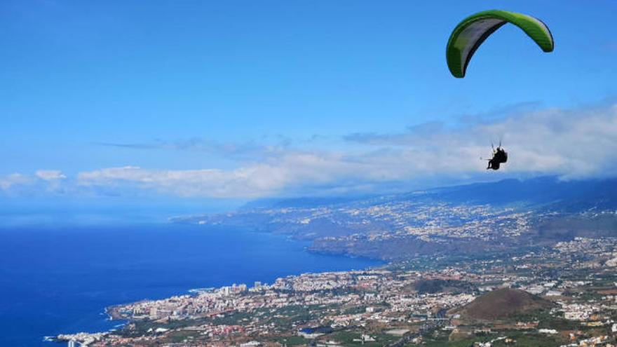 Un vuelo en parapente por el Valle de La Orotava.