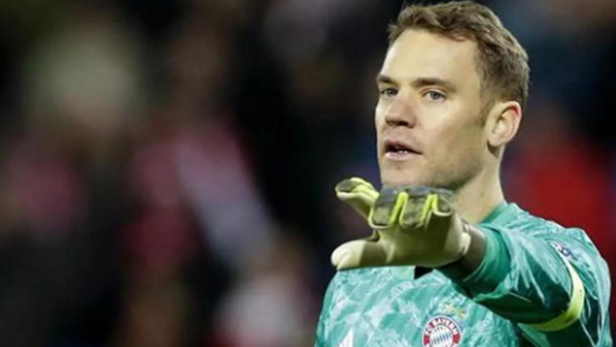 Neuer, haciendo indicaciones durante un partido del Bayern