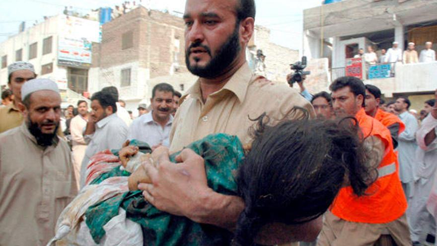 Al menos 80 muertos en un atentado con coche bomba en Pakistán