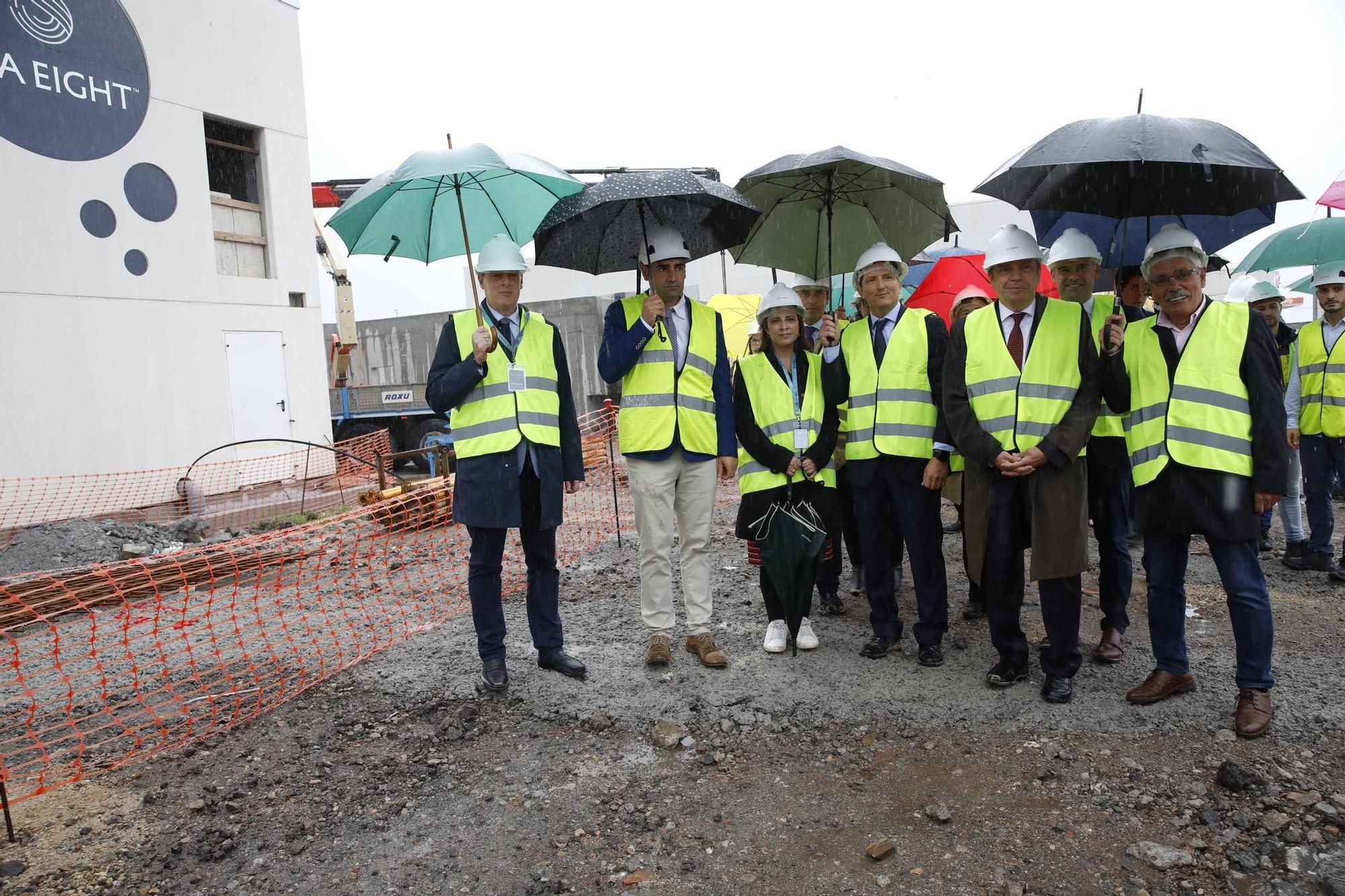 La visita del ministro Planas a la piscifactoría de lenguados en El Musel, en imágenes.